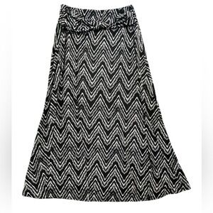 Robert Louis Black & White Chevron Maxi Skirt